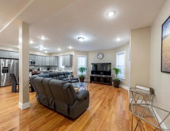 4BR Boston Apt - Pet Friendly & Free Parking, near MBTA Station 2331 2