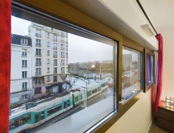 Roi de la Seine à Paris, stade, Gare parking et terrasse 3