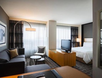 Renaissance Chicago O'Hare Suites Hotel 2