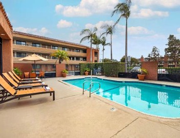 Best Western Plus Redondo Beach Inn 4