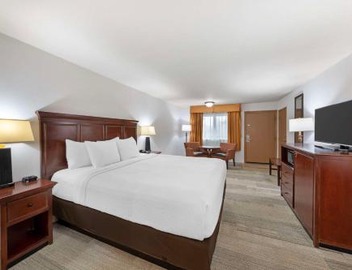 Best Western Plus Redondo Beach Inn 2