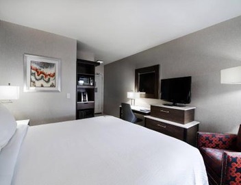 Fairfield Inn & Suites by Marriott Boston Cambridge 4