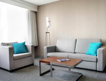 Courtyard by Marriott Toronto Downtown 2