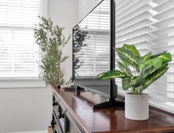 Bright Uptown home w gated parking 5