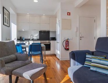 Comfort & Bright Apartment by LovelyStay 5