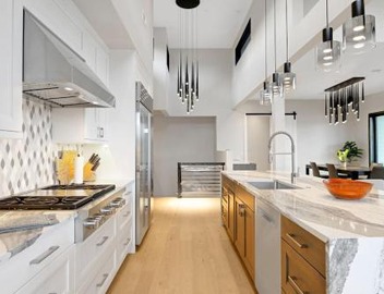 4BR 4BA Modern Lakefront Lodge 3
