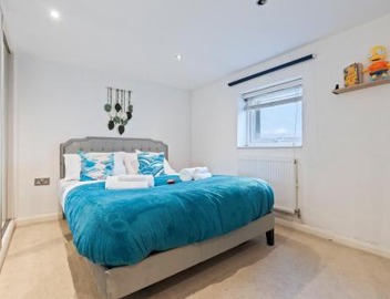 Cosy 1 BED w LOFT Sleeps 6 Close To Stations 4
