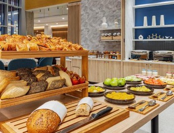 Courtyard by Marriott Paris Charles de Gaulle Central Airport 5