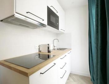 Relish Best Paris Baguette in Light-Filled Duplex 5