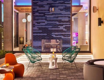 Aloft by Marriott Boston Seaport District 4