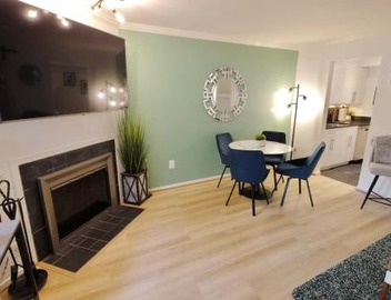 Four Reasons- Location Food Night Life Comfort 5