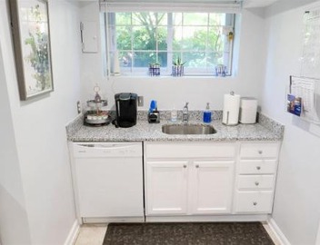 Trendy Apt in Bloomingdale - Parking 5