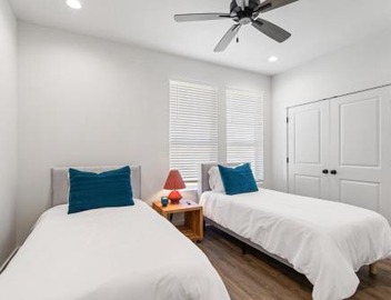 NEW Acadian House KING Bed Cajun Luxury Nespresso 3