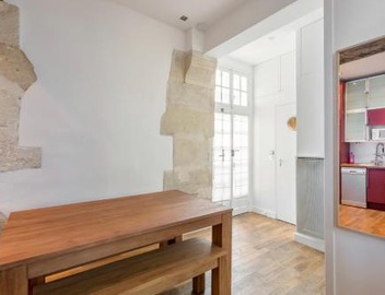Suite Du Lion/AC Historic Flat, Marais, 4-5 Guests 3