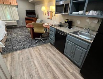 Candlewood Suites LAX Hawthorne by IHG 4
