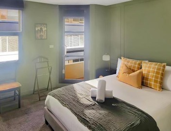 Penthouse Living Premium Location 5