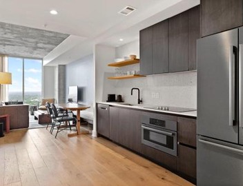 20th FL 1BR - Heated Pool - Gym - Bar - Balcony 4