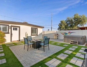 Featherlight Cottage with BBQ and Hot Tub in Downtown Phoenix 4