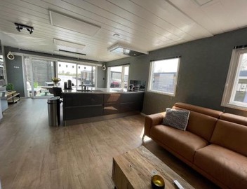 Poellodge XL, houseboat met whirlpool en sauna 5