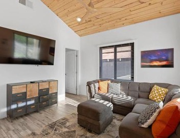 Hummingbird Harmony House with BBQ and Hot Tub in Downtown Phoenix 3