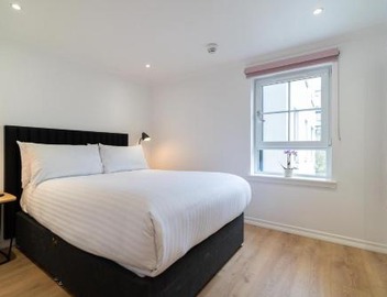 PREMIER SUITES Edinburgh Fountain Court 2