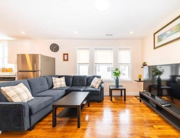 Tranquil 3BR Boston Apt w Balcony, Parking, Bathtub near Franklin Park Zoo 303 2