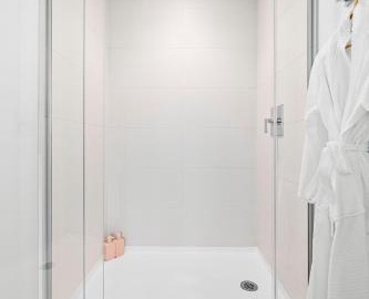 3 bedroom cambridge lux escape 2