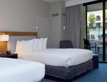 DoubleTree by Hilton Newark-Fremont 2