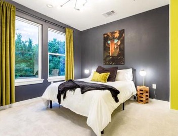 Massive Compound w Pool & Hot tub, Near Rainey St 2