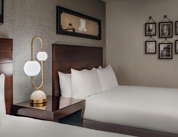 Hotel Adagio, Autograph Collection 4