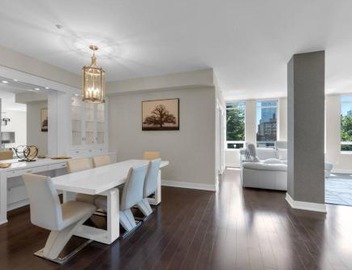 1560 sqft Elegant Condo at Downtown Hi-End Shopping & Dining Area - CN Tower View, Bidet, LockBox 3