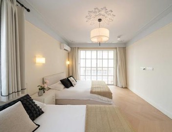 Moment Home - walk to Yu Garden and Near the Bund, East Nanjing Road, 3bedrooms 1study 2 bathrooms elevator apartment 5