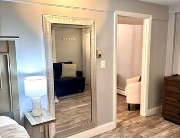 1 Bedroom, steps to the Beach 3