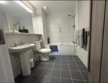 Malahide Dublin Airport Superior Large Serviced Apartment - Sleeps 6 4