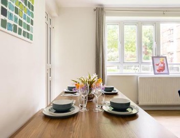 PenthouseStays Wimbledon - Chic 2 Bedroom King Bed Apartment with Balcony - 2 mins from Wimbledon Tennis Club and Museum - AELTC 5