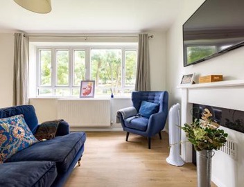 PenthouseStays Wimbledon - Chic 2 Bedroom King Bed Apartment with Balcony - 2 mins from Wimbledon Tennis Club and Museum - AELTC 3