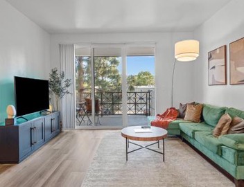 Luxury 2BDR with Parking & Pool - Marina del Rey 4