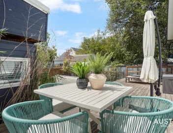HGTV Featured Tiny Home w Hot Tub Near East 6th St 4