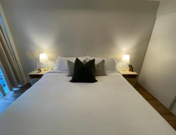 Toronto Entertainment District - King Bed Condo - Close to Core - Dome - Scotiabank - CNE - Fort York - Near King St W 3