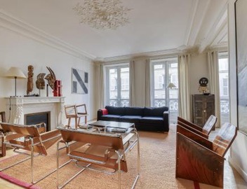 Gorgeous and large flat in the heart of Paris 09 5