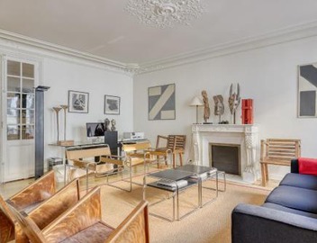 Gorgeous and large flat in the heart of Paris 09 4