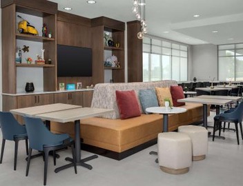 Hampton Inn Orlando Southeast Nona 2