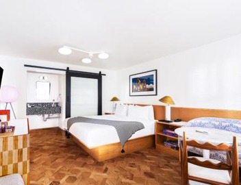 Short Stories Hotel Near The Grove 3