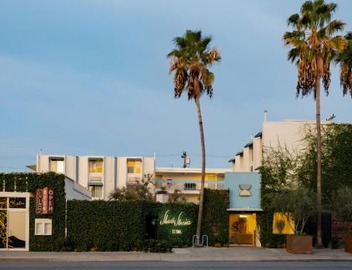 Short Stories Hotel Near The Grove 5