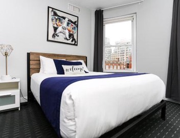 Charming Studio on Boston's Iconic Newbury St. #8 2