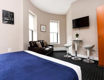 Stylish Studio in Boston Brownstone, C.Ave #21 2
