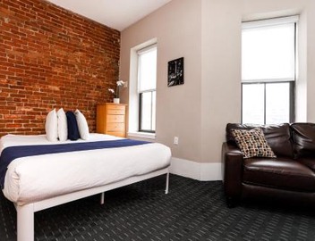 Stylish Studio in Boston Brownstone, C.Ave #21 5