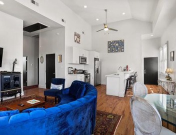 Stunning 2-Bedroom Garden District Newly Renovated 5