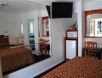 Rose Bowl Motel 5