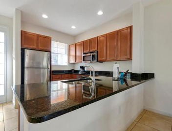 Regal Oaks Resort Vacation Townhomes by IDILIQ 4
